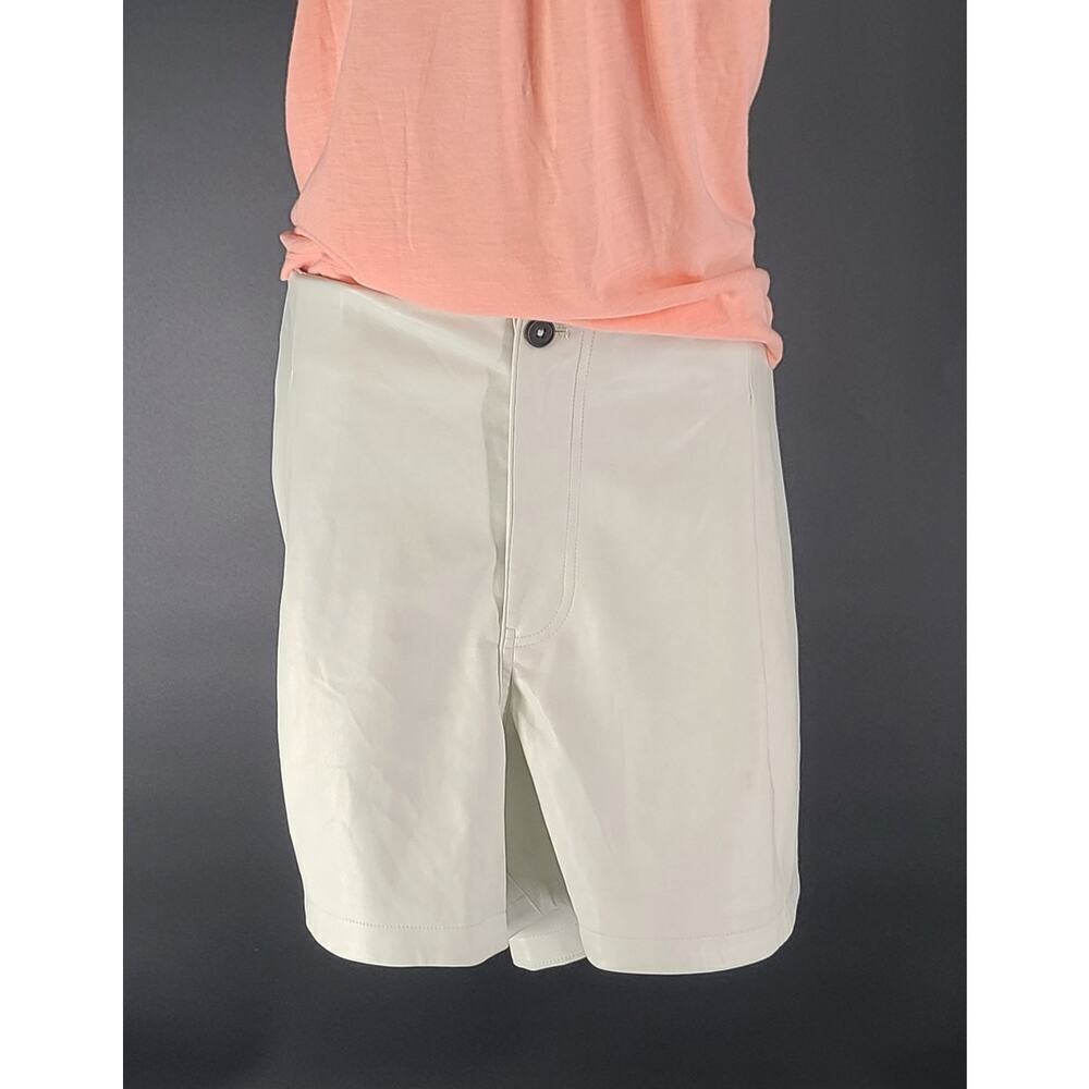 Avec Les Filles women's faux leather shorts white Sz 1XL resort wear beachy chic